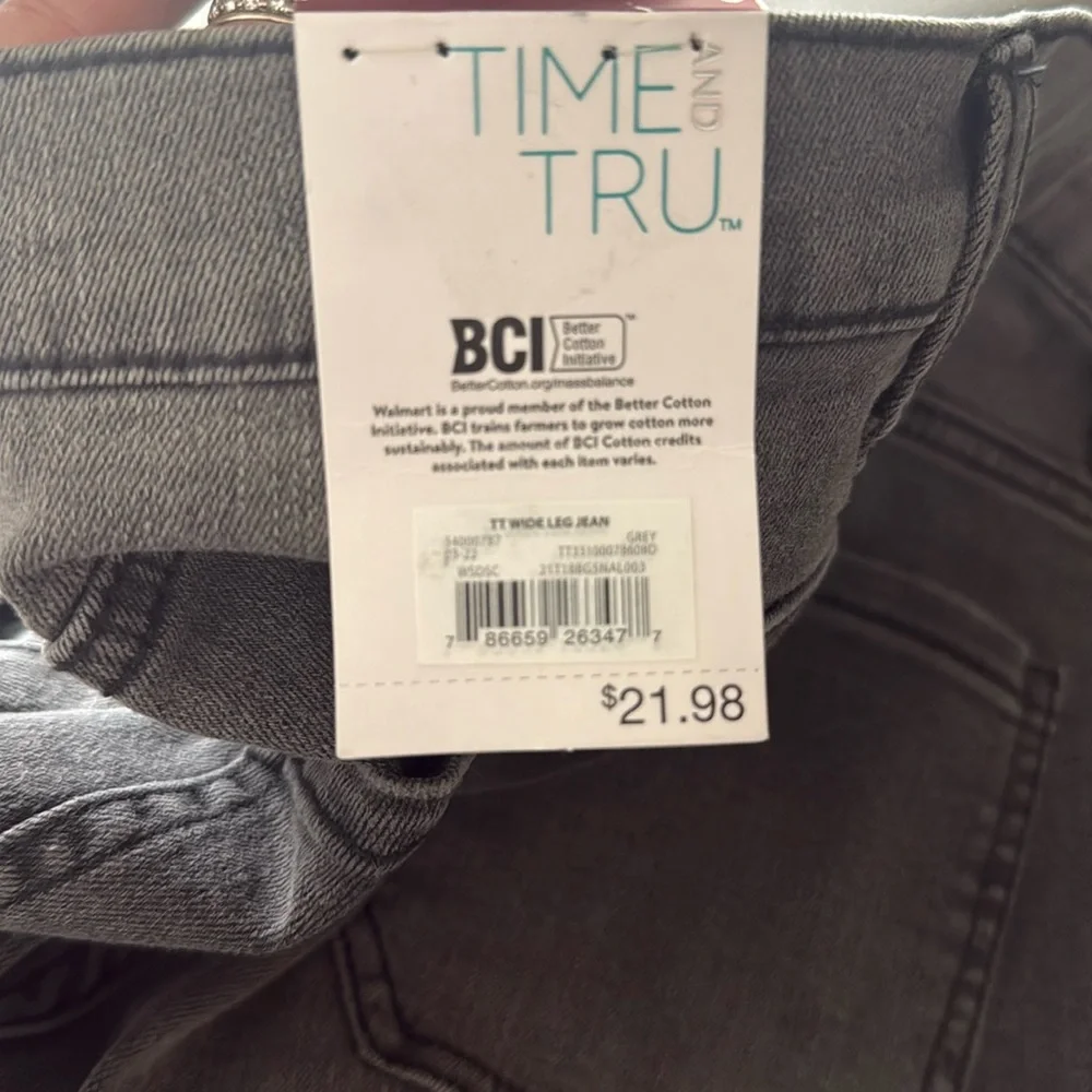 NWT Gray High Rise Wide Leg Cropped Jeans - Picture 5 of 5